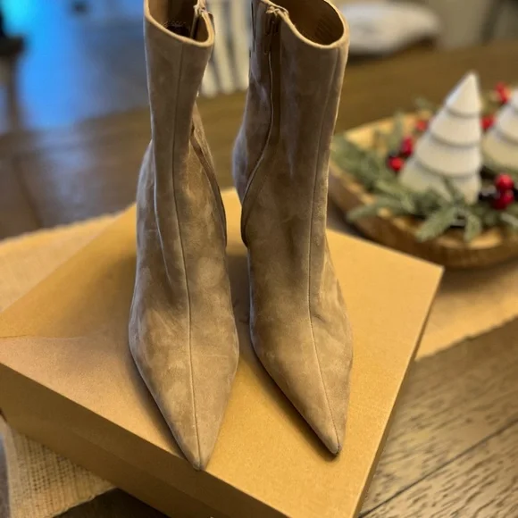Steve Madden Taupe Heeled Boots - Picture 3 of 4